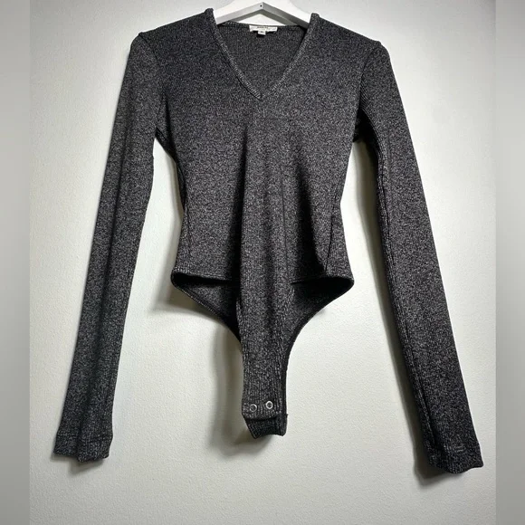 AGOLDE Tavi Mélange Rib Knit  V Neck Sexy  Bodysuit Size Medium - Picture 8 of 13